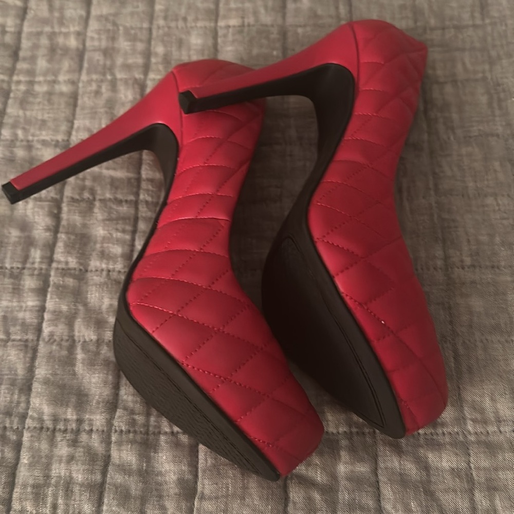 Jessica Simpson Red Pillow Heels